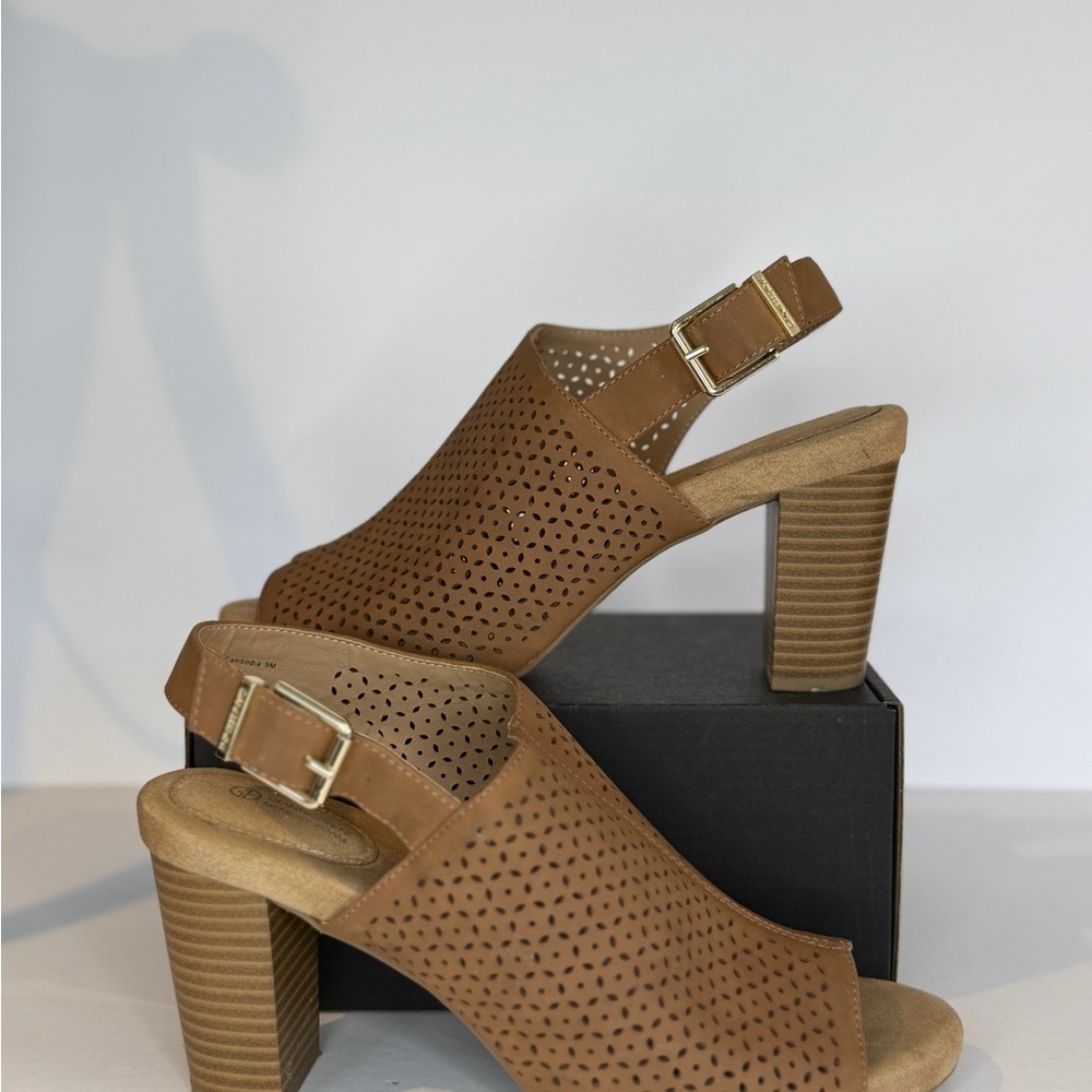 Giani Bernini Sz 9 Tan Heeled Sandals | GUC